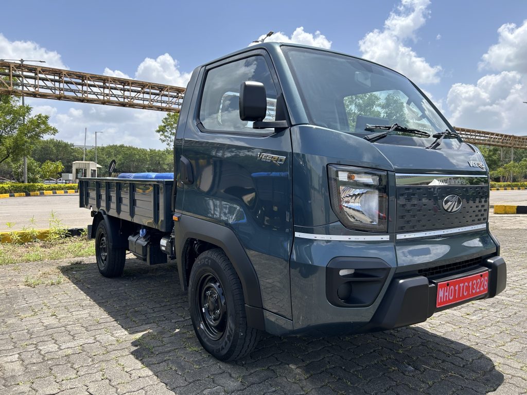 Mahindra Veero Side look