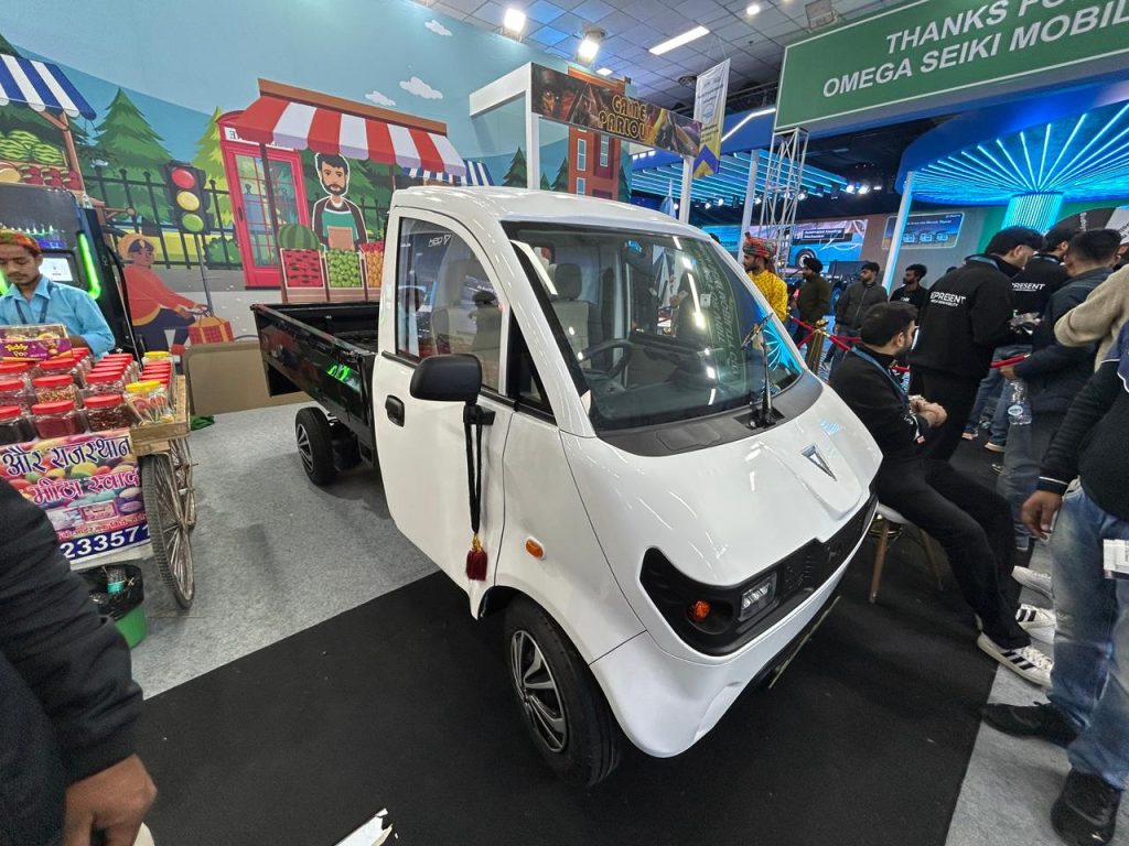 M1KA 1.0 Electric Truck at Auto Expo 2025